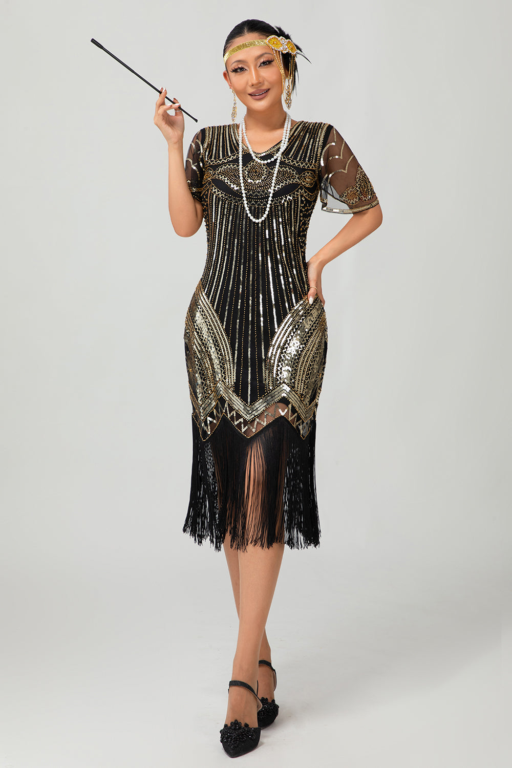 Black Golden Sequin Bodycon 1920s Flapper Dress with Tassles
