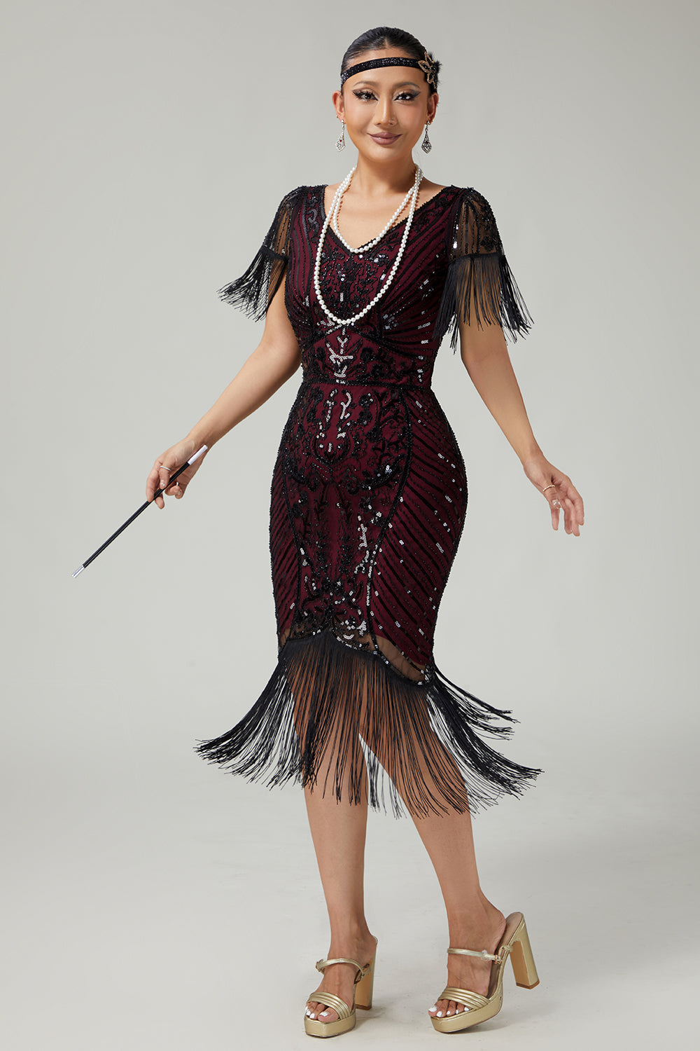 Black Golden V-Neck 1920s Dress With Sequins and Fringes