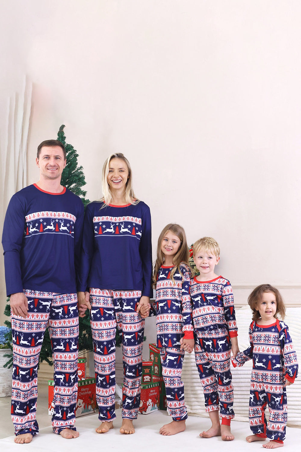 Red Winter Print Family Christmas Pajamas