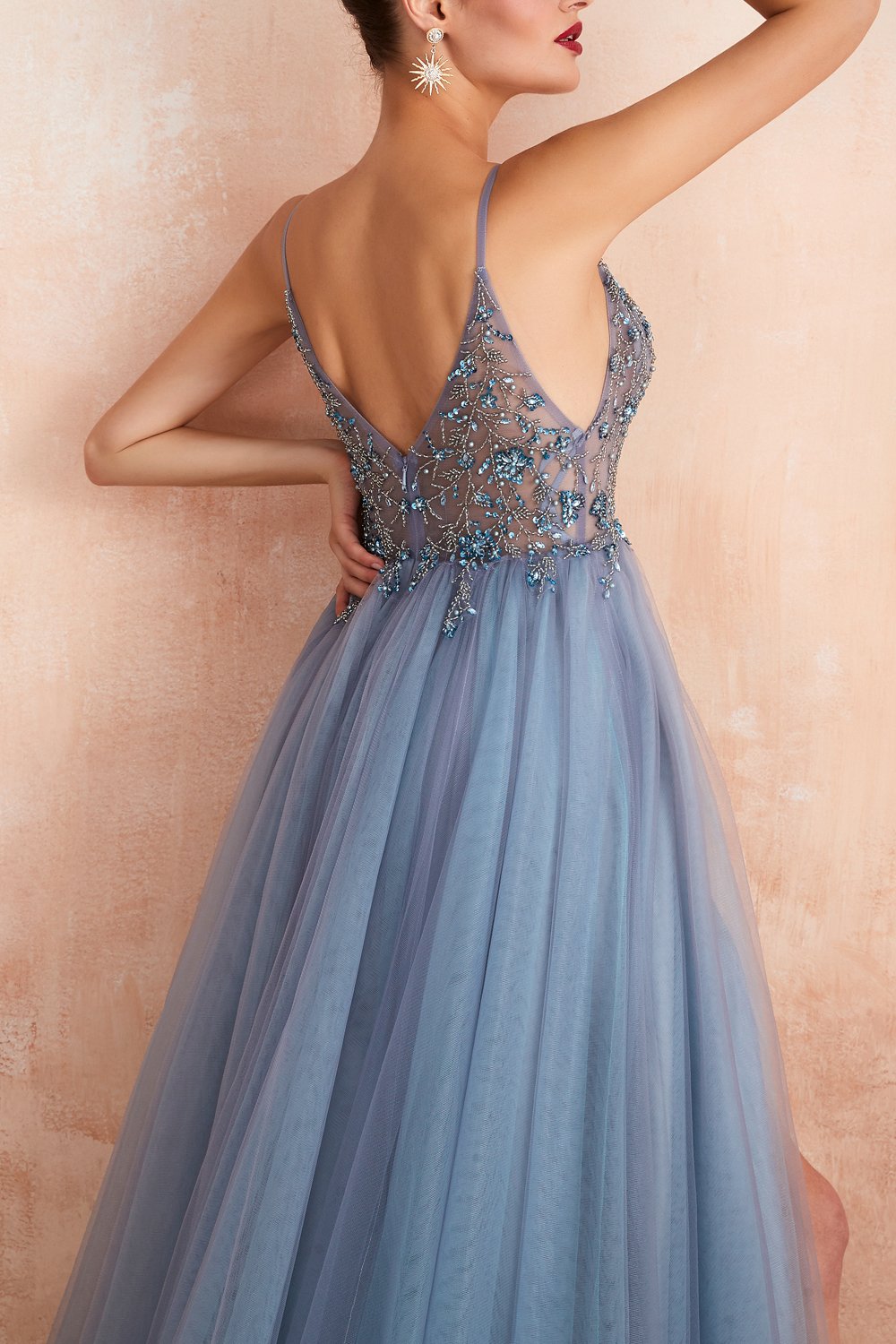 A Line Spaghetti Straps V-Neck Slit Tulle Ball Dress