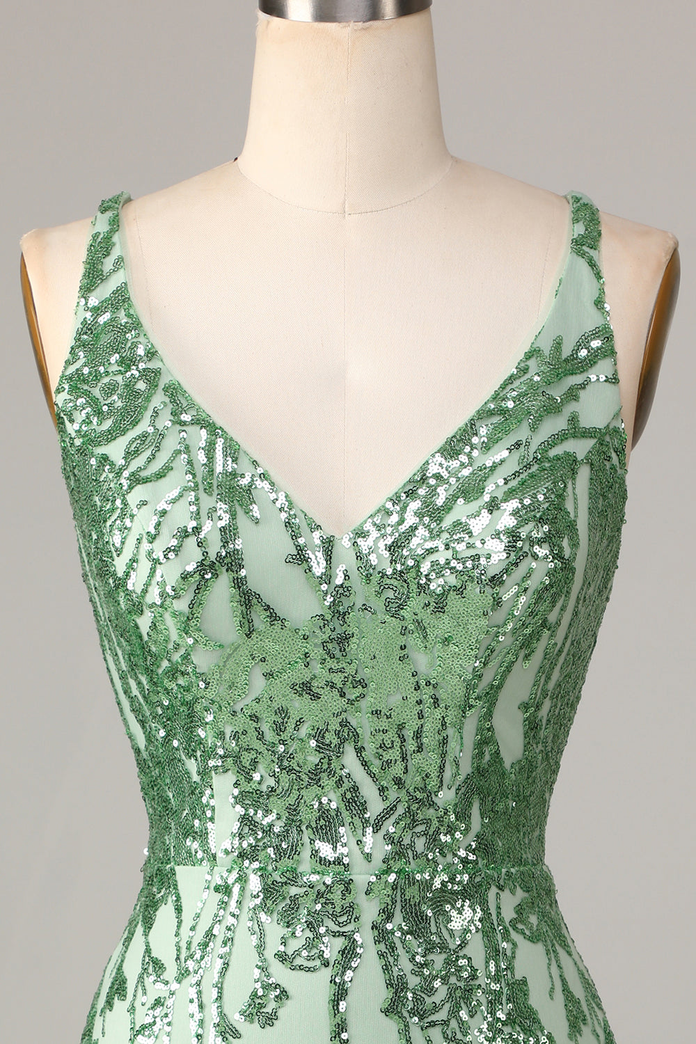 Making Magic Sheath V-Neck Green Sequins Short Ball Dress with Backless
