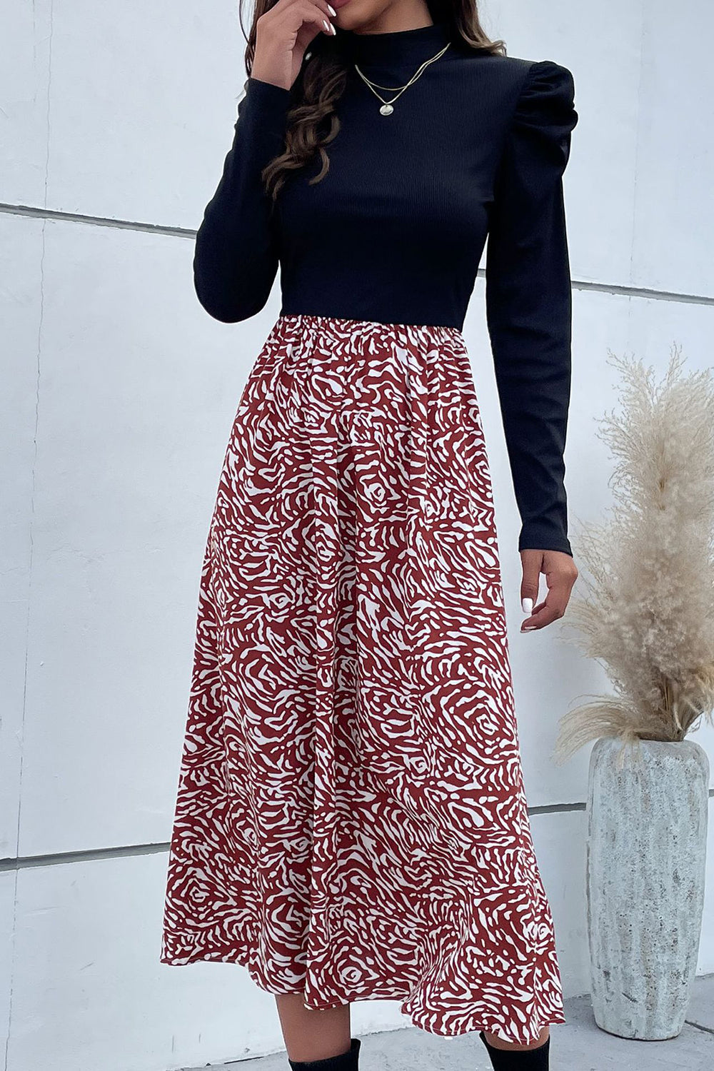 Black Long Sleeves Casual Dress with Printed