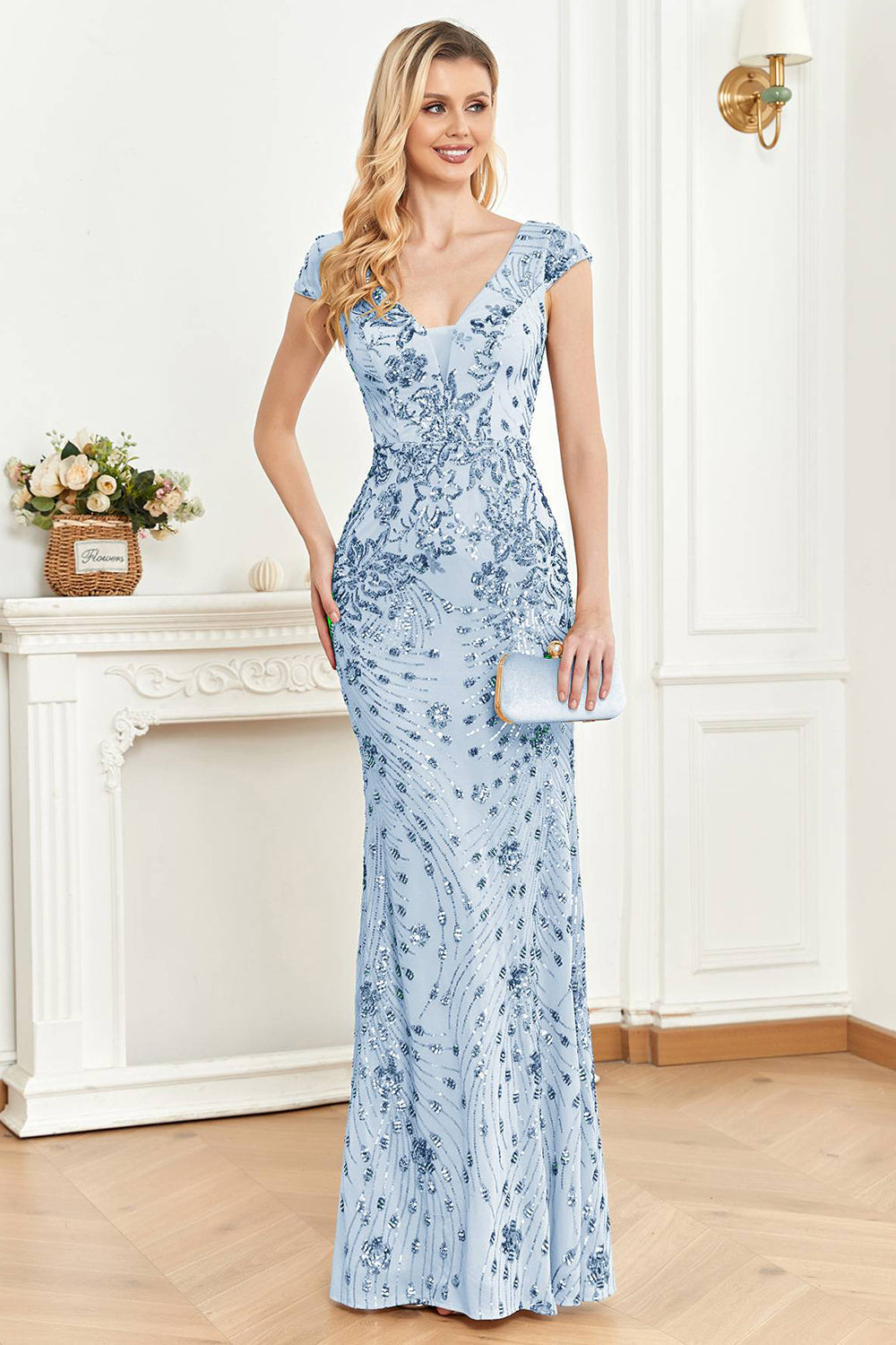 Golden Sheath V- Neck Formal Evening Dress with Beading