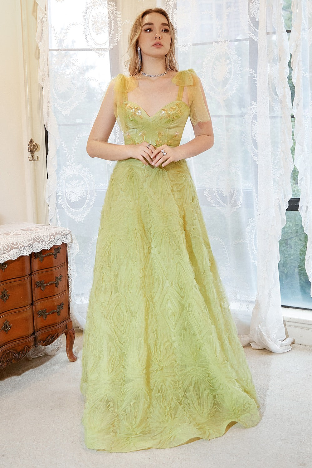 A Line Spaghetti Straps Light Green Tulle Plus Size Ball Dress