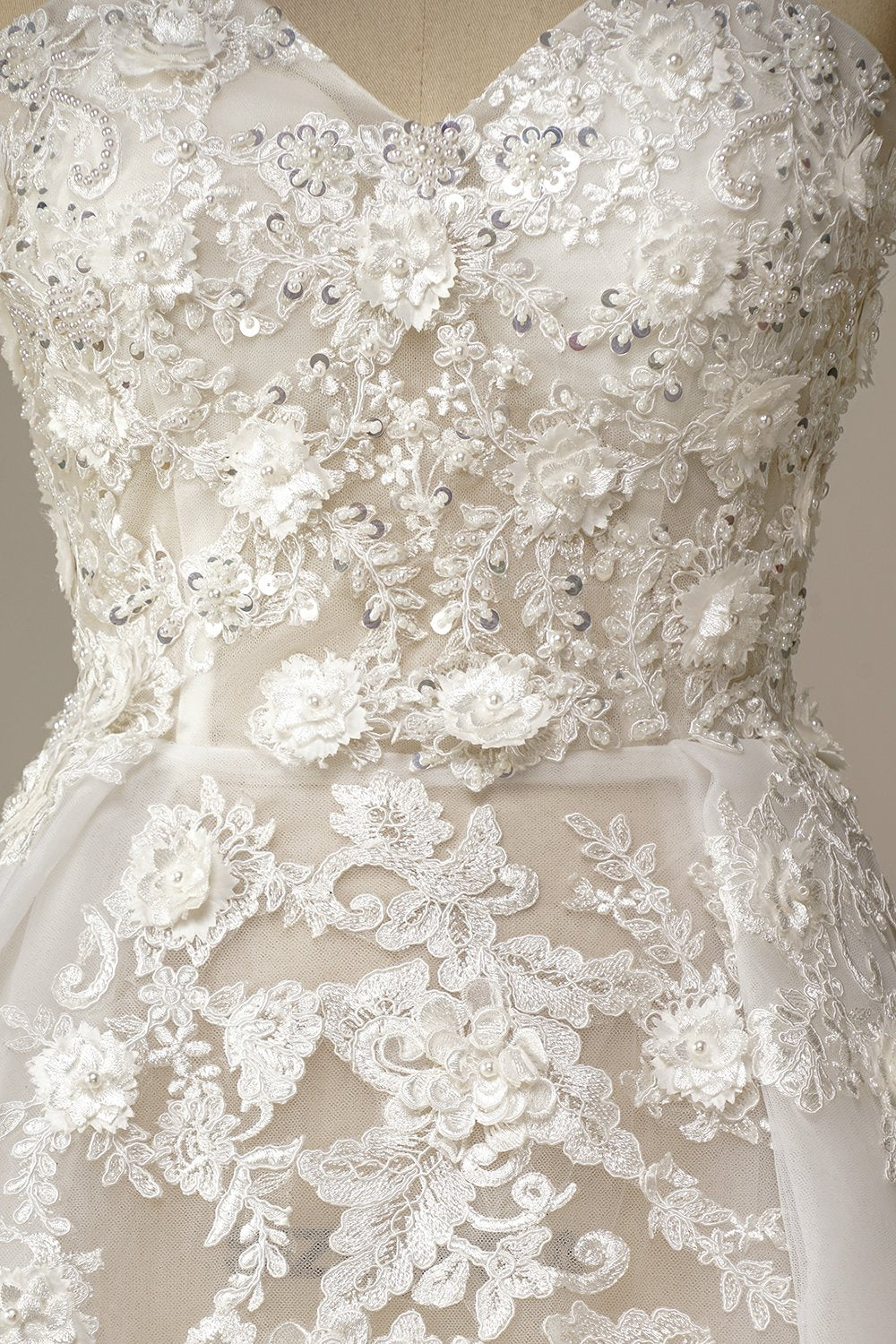 A Line Sweetheart Tulle Wedding Dress with Appliques
