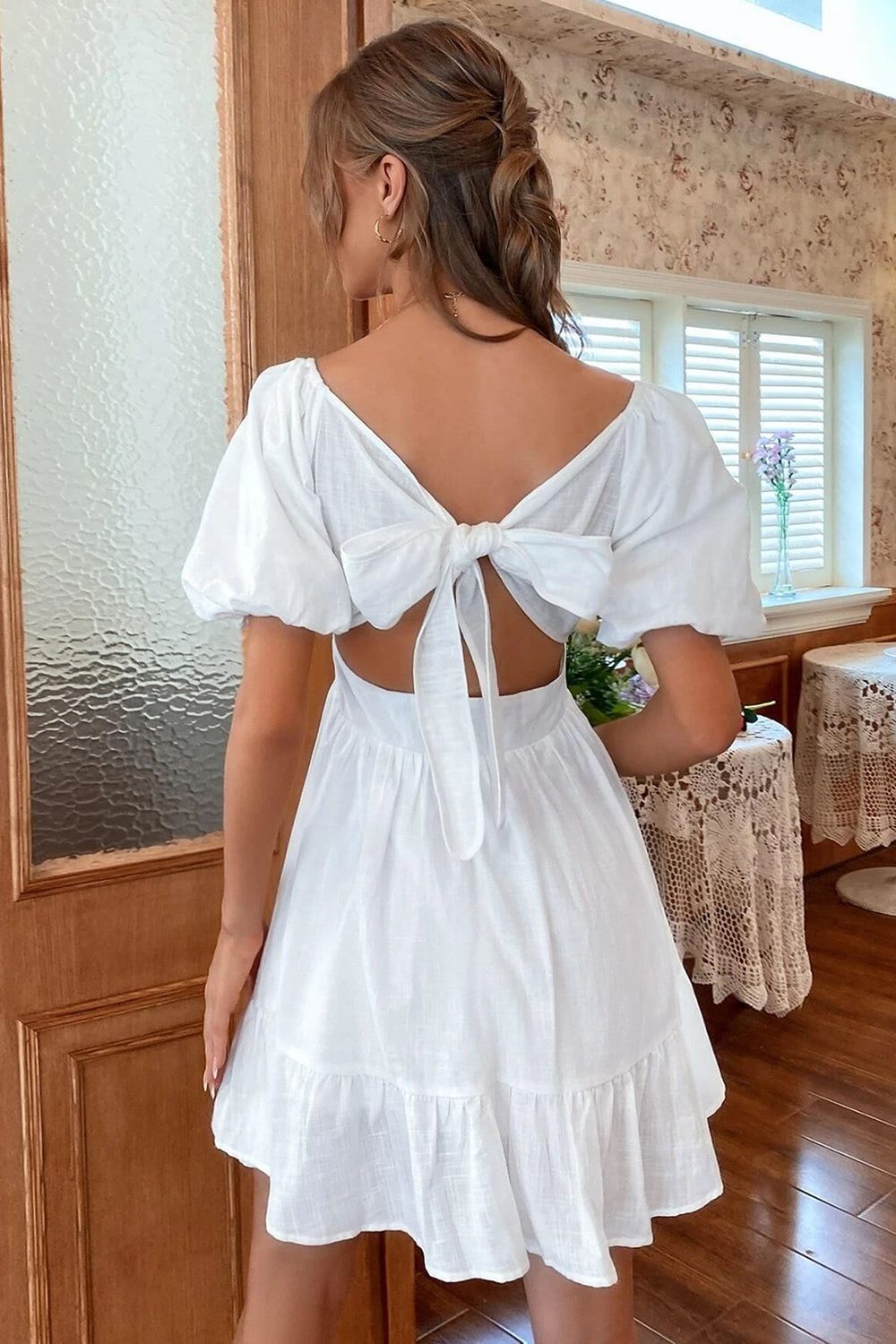 Zapaka Women White Graduation Dress Square Neck Mini Cocktail Dress With Short Sleeves ZAPAKA NZ